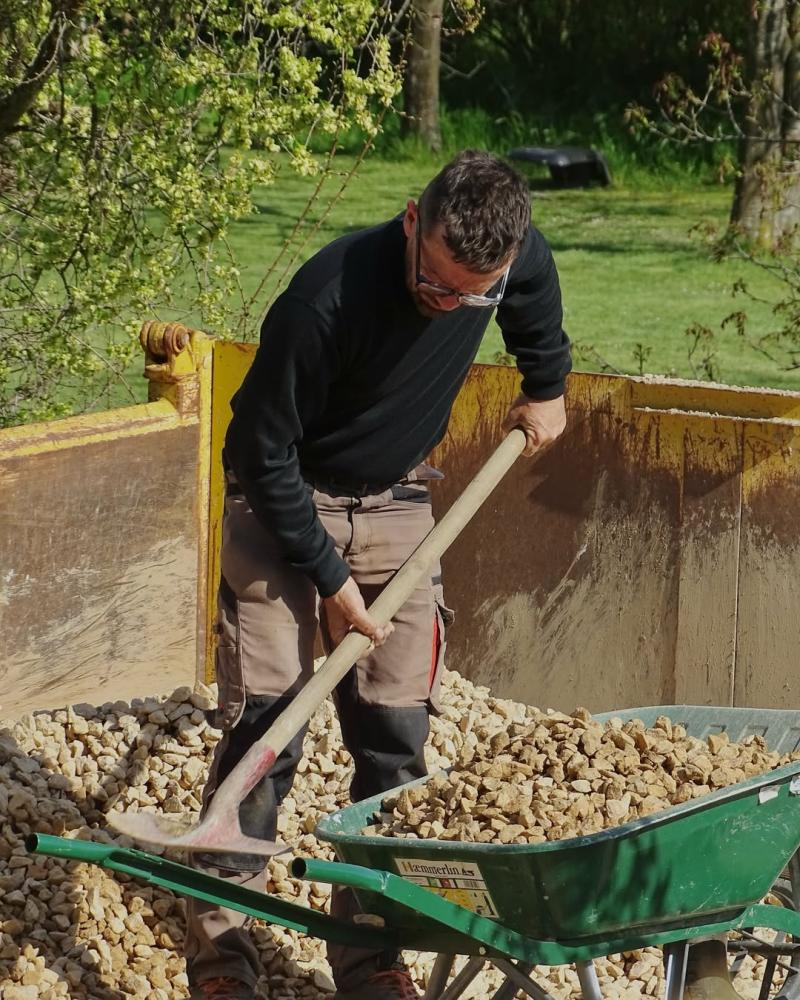 Le souci du détail, c’est aussi ça Faure TP.Un travail soigné, précis et réalisé avec passion. Ici, chaque geste compte pour transformer un espace extérieur en un lieu harmonieux et durable.Parce (1)